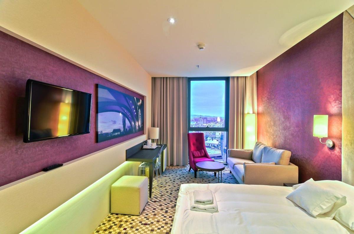 Hotel ジェシュフ エクステリア 写真