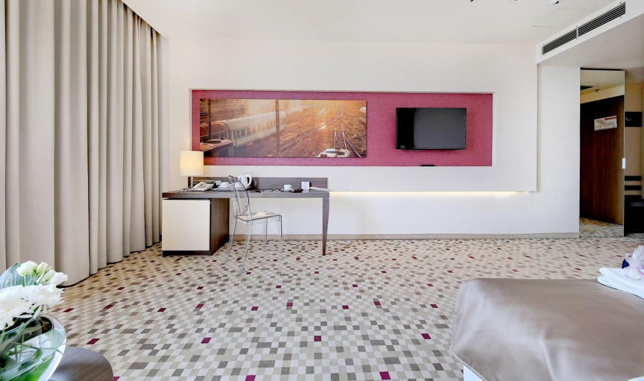 Hotel ジェシュフ エクステリア 写真