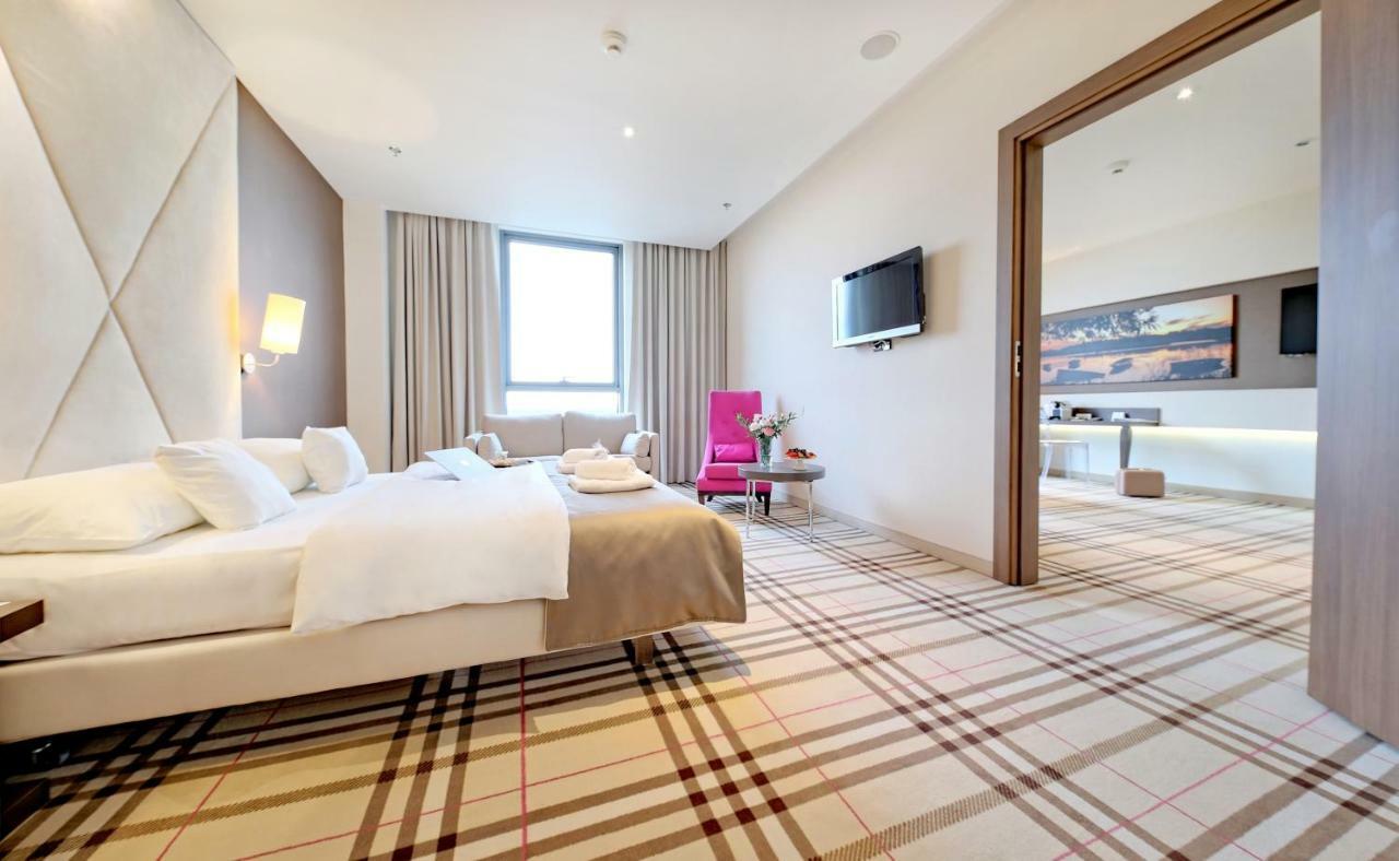 Hotel ジェシュフ エクステリア 写真
